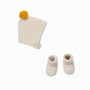 Knitted Bonnet Hat & Booties Set