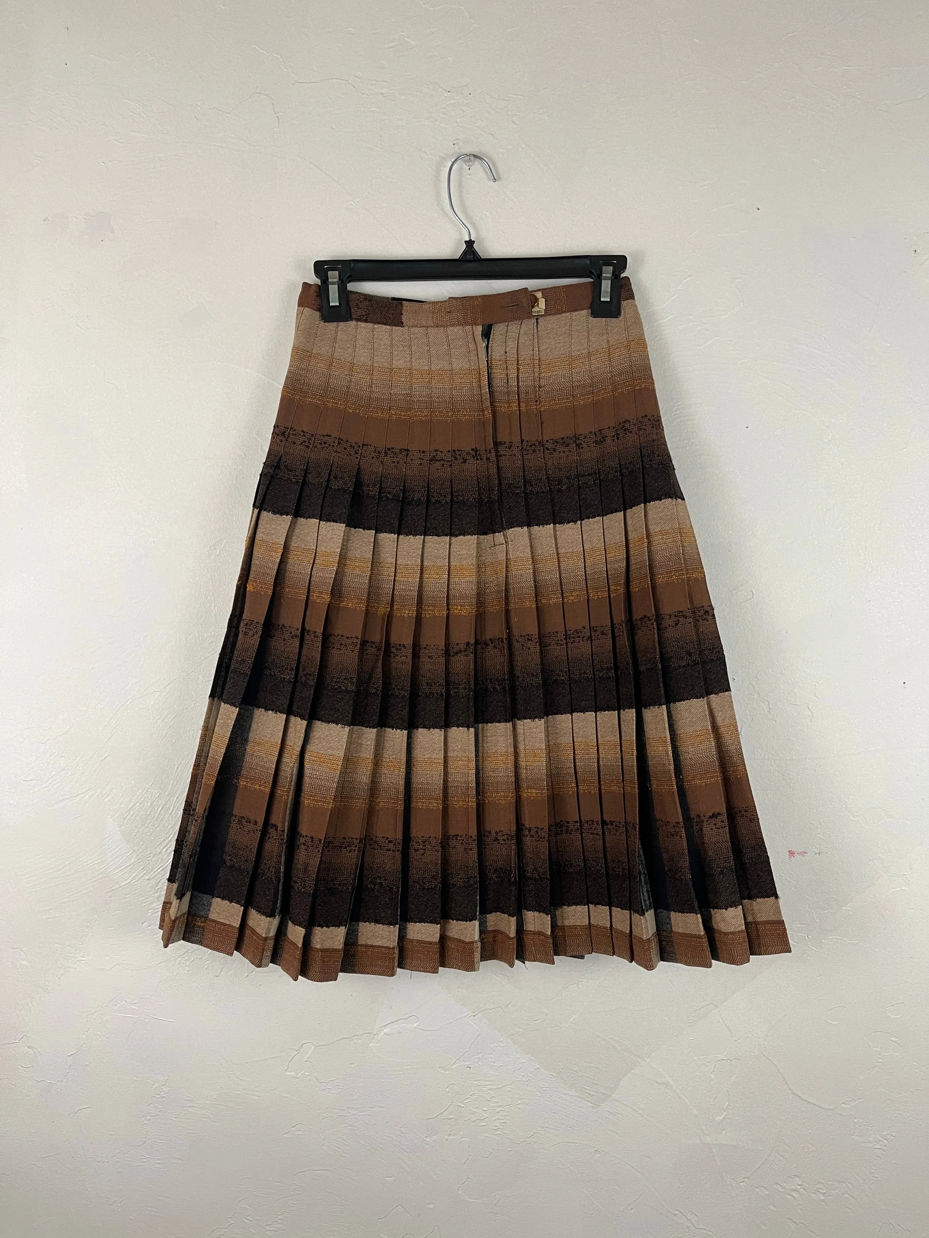 Reversible pleated midi